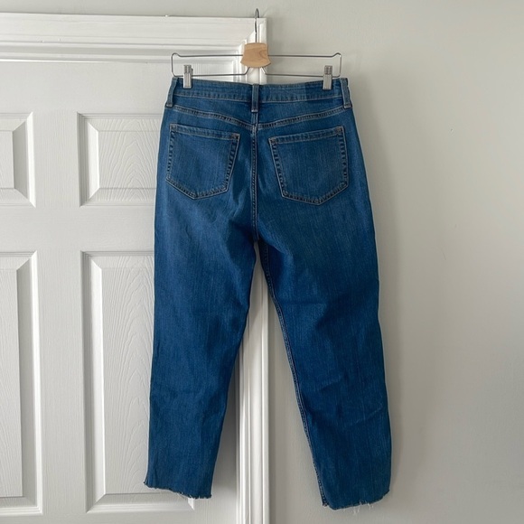 Abercrombie & Fitch The Mom High Rise Jean Size 29/8R - Picture 2 of 4